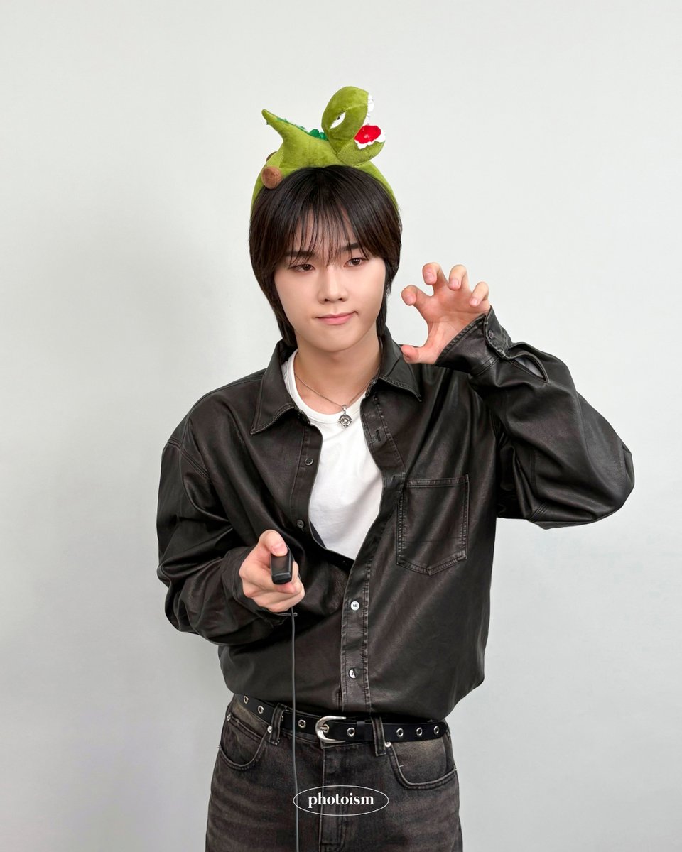 PHOTOISM BEHIND tweet media