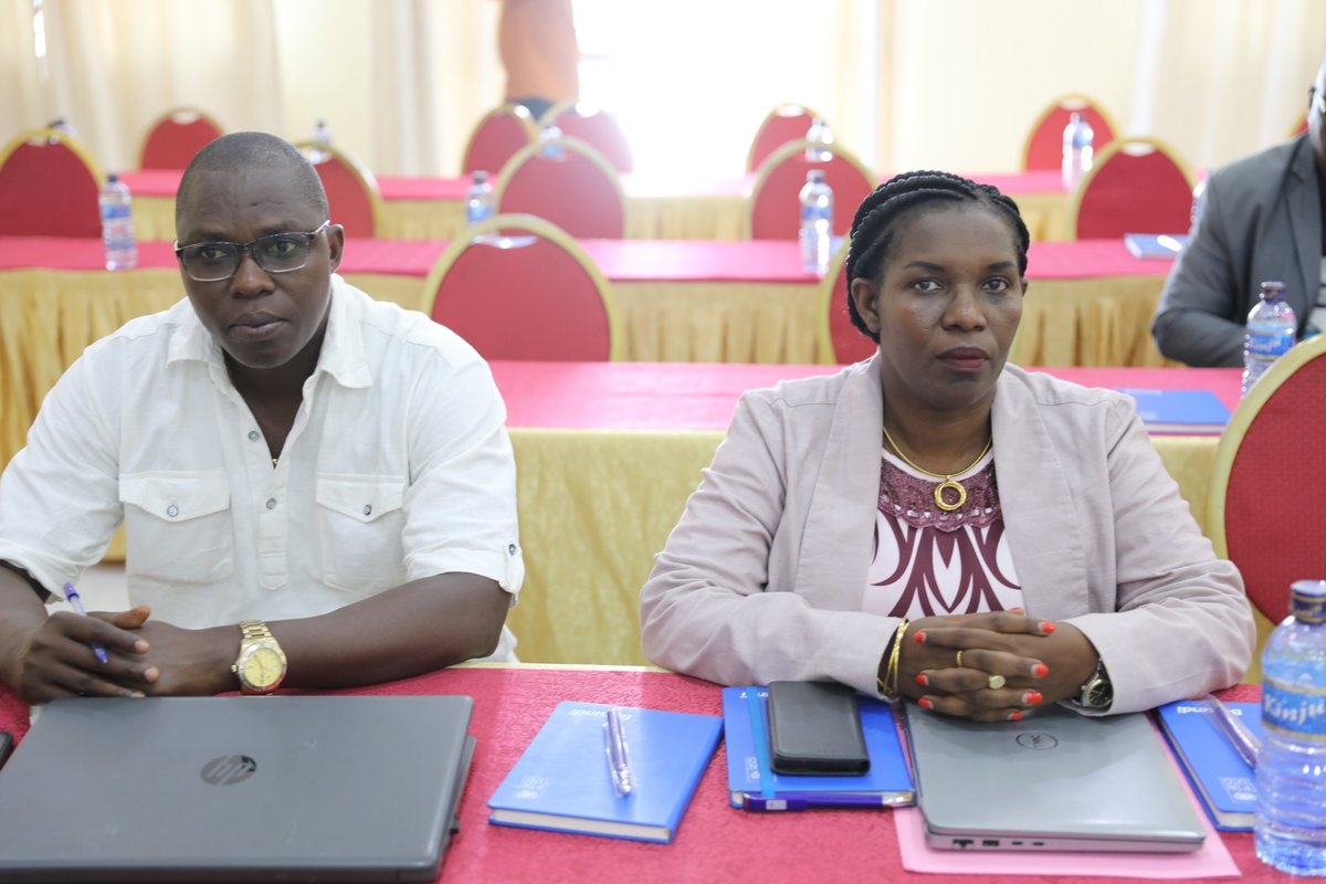 PNUDBurundi's tweet image. En présence de l’ensemble des parties prenantes réunies en atelier @BurundiGov, @mrmeict, #PNUD #Burundi, @theGEF, ont procédé à la validation technique du document de projet d’électrification rurale pour le bien-être des communautés au Burundi.