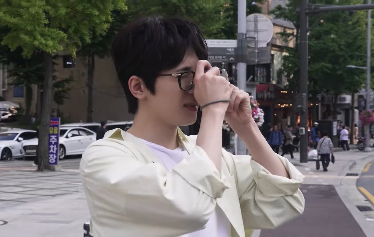 원우가 카메라를 들면 설레서 죽을거 같아😆