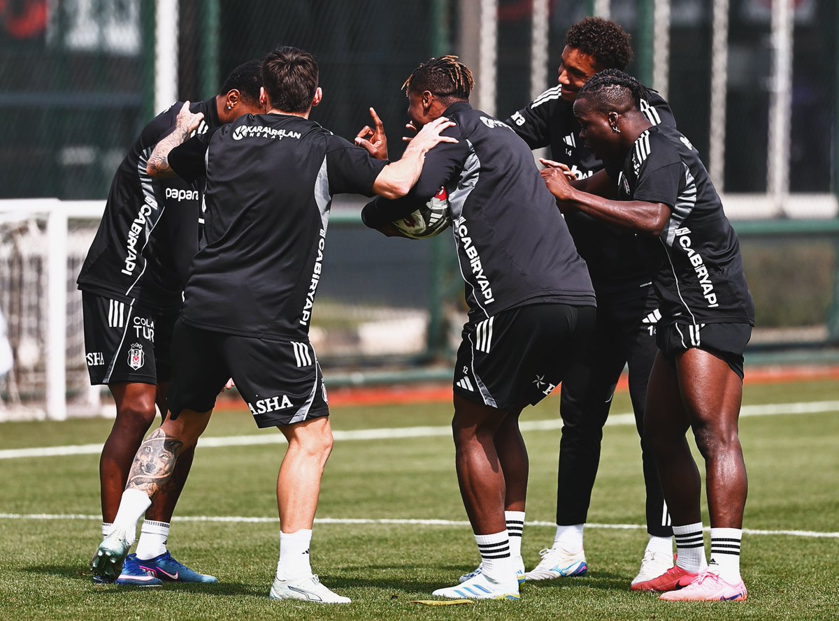 Besiktas's tweet photo. Hazırlıklarımız devam ediyor. 🦅

#SAMvBJK https://t.co/6wK3R5La4l