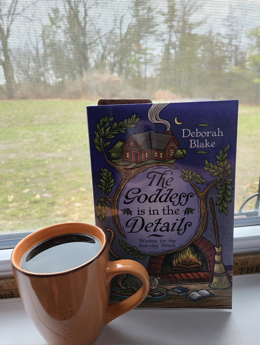 WritingSparkle's tweet image. Great way to start the day. Happy Wednesday, Everyone. 

#coffeeandbooks #amreading #witchy #Wednesday #booklover