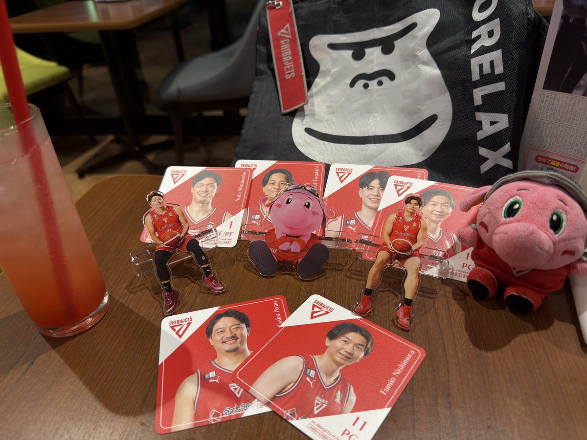 今日はココから✈️
応炎メニューでコースター2枚貰えた🫶
ホグちゃんと交換してもらえる方いませんか？ホグちゃんが私のラストピース👍

#GiGOららテラスTOKYOBAY
#千葉ジェッツ