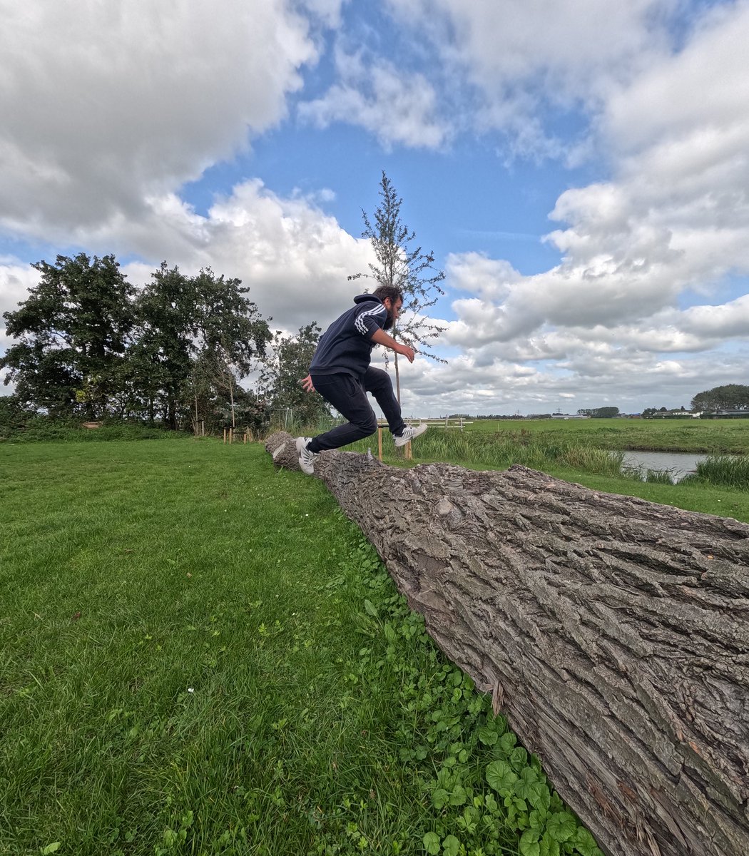 JefKPhotography's tweet image. Parkour training, jump over.

#parkour #training #sports #parkourtraining #outside #jumpover #jumpovers #action #jump #jumps #jumping #photography #photo #picture #photos #pictures