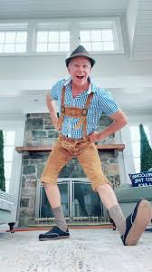 OffTheCuff123 tweet media