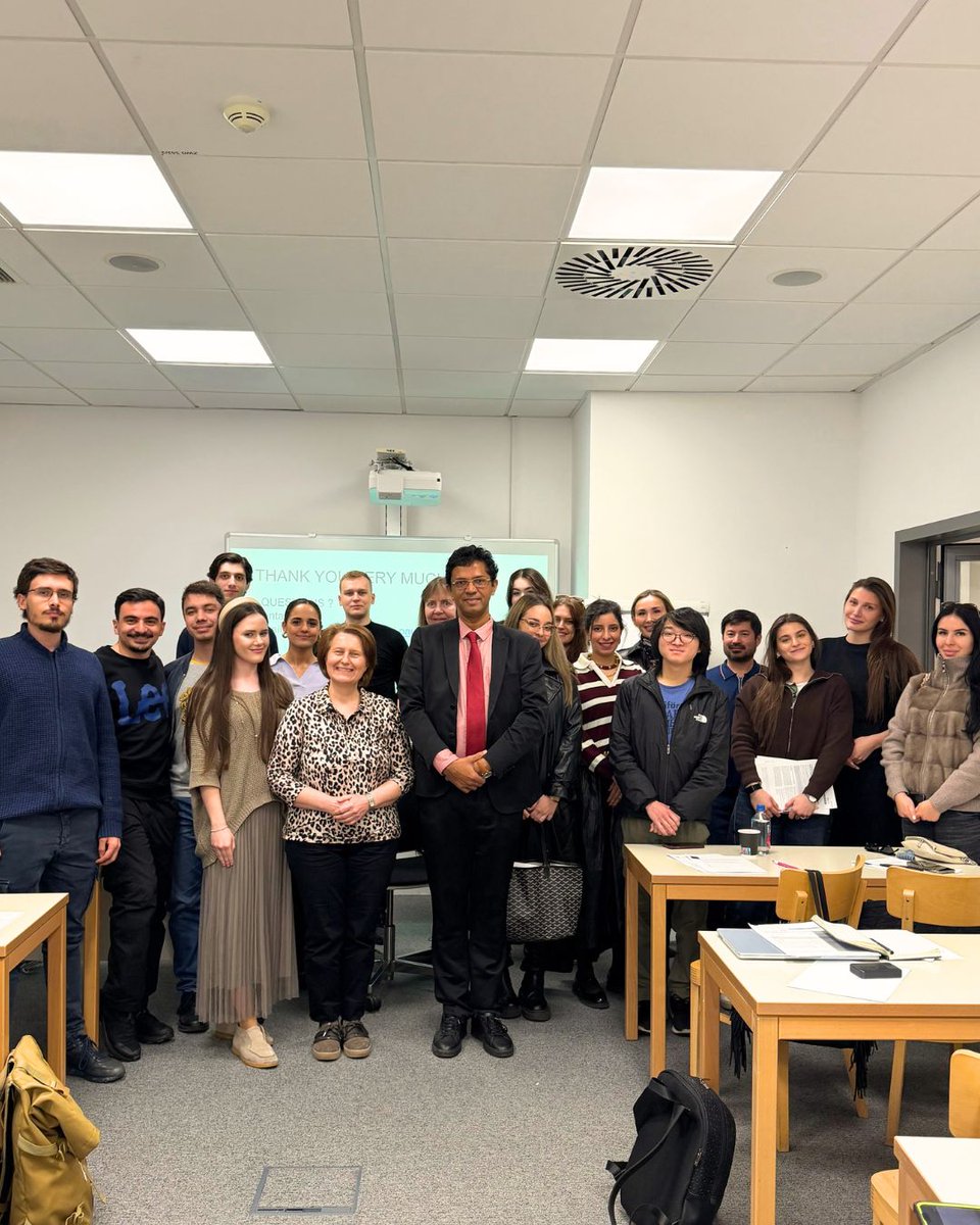 WebsterVienna's tweet photo. A day dedicated to ideas, exchange and research in action 📚✨

We welcomed Prof. Dr. Justin Paul from the University of Puerto Rico, who led two insightful seminars on publishing in the age of AI and systematic literature reviews.

Thank you for your visit, Dr. Paul! https://t.co/bfgMIcRXi9