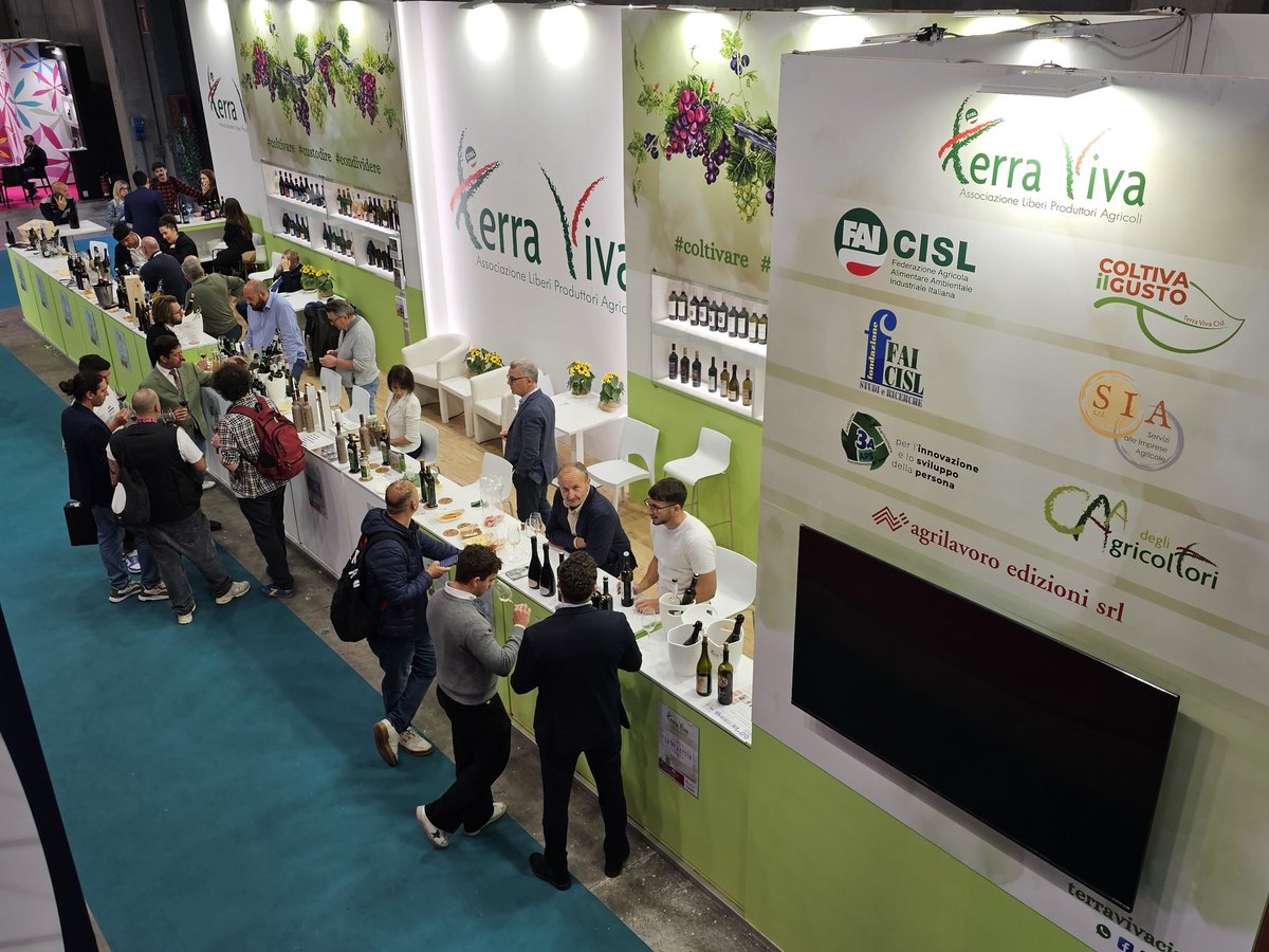 TerraVivaCisl's tweet image. #15aprile 🌱Ultimo giorno della 58ma edizione di #Vinitaly 🍇🍷Continuano gli incontri allo stand #TerraViva, oggi anche con il Presidente di #Foragri Vincenzo Conso.
#VivaVinitaly #ShareAWine
#vinitaly2026 #Vinitaly #vinitalyverona #verona #vino #wine #vinorosso #vinobianco