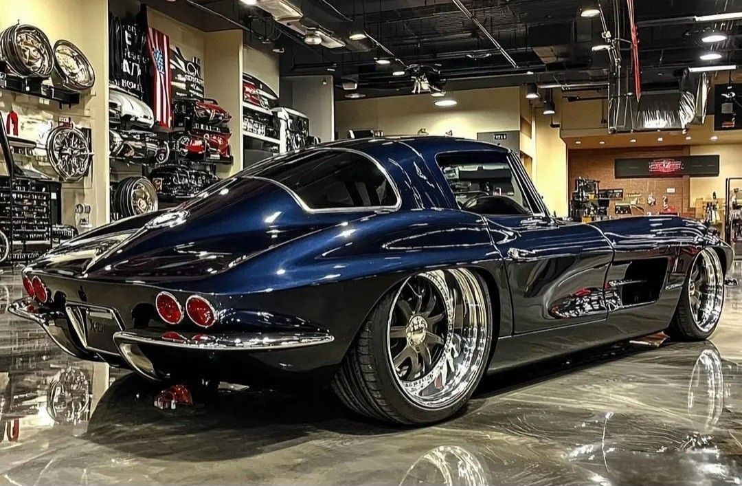 Retromania4ever's tweet image. 🇺🇸🦅 1963 #Corvette Sting Ray Split Window Coupe