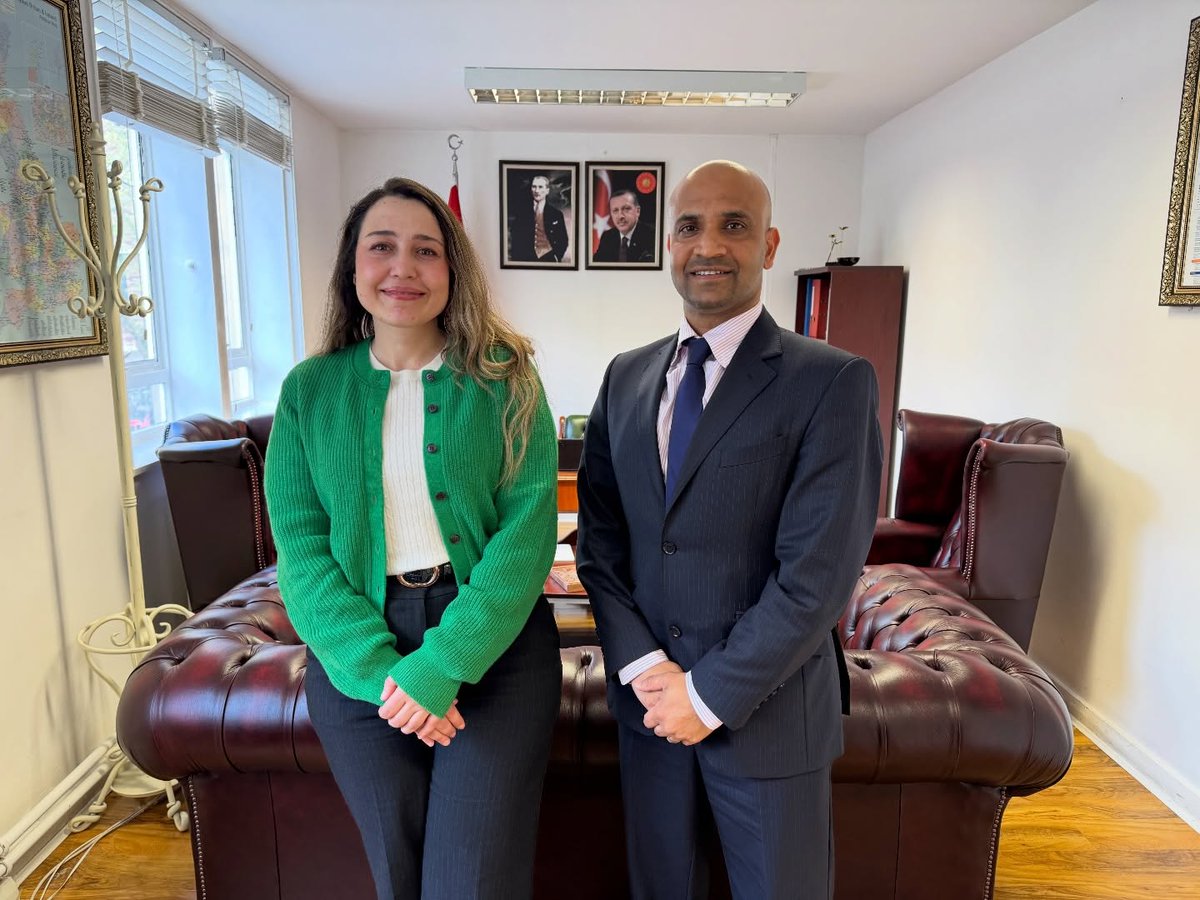 LondraEgitim's tweet photo. Brunel University of London Küresel İlişkiler Ofisi Temsilcisi Sayın Mohammed Alam Müşavirliğimizi ziyaret etti.
Görüşmede, üniversitede öğrenim gören bursiyer öğrencilerimizin durumu ele alındı.Nazik ziyaretleri ve değerli katkıları için kendilerine teşekkür ederiz. https://t.co/zS97O9DezH