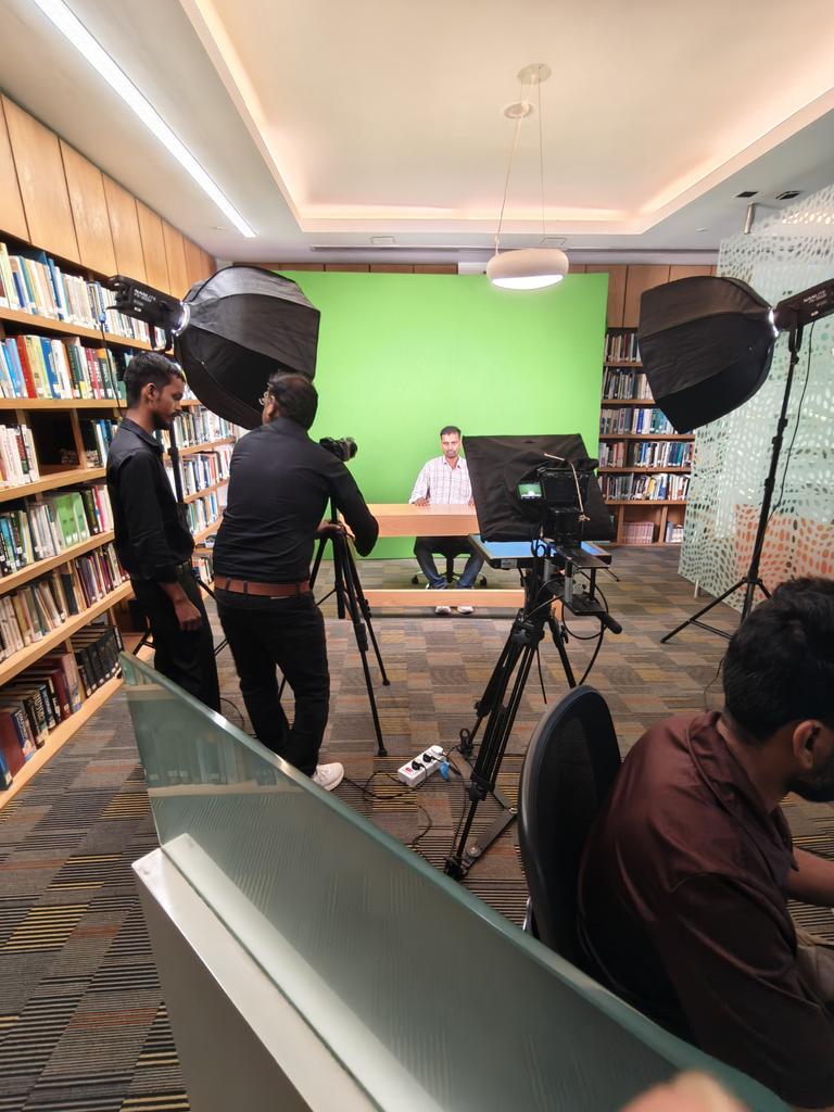 group_content's tweet photo. The backdrop may be green, but the vision is crystal clear. Stay tuned for what’s coming next! 🎥

#Cagatwork #ContentStrategy
#learning #contentcreation https://t.co/3x053BlKsH