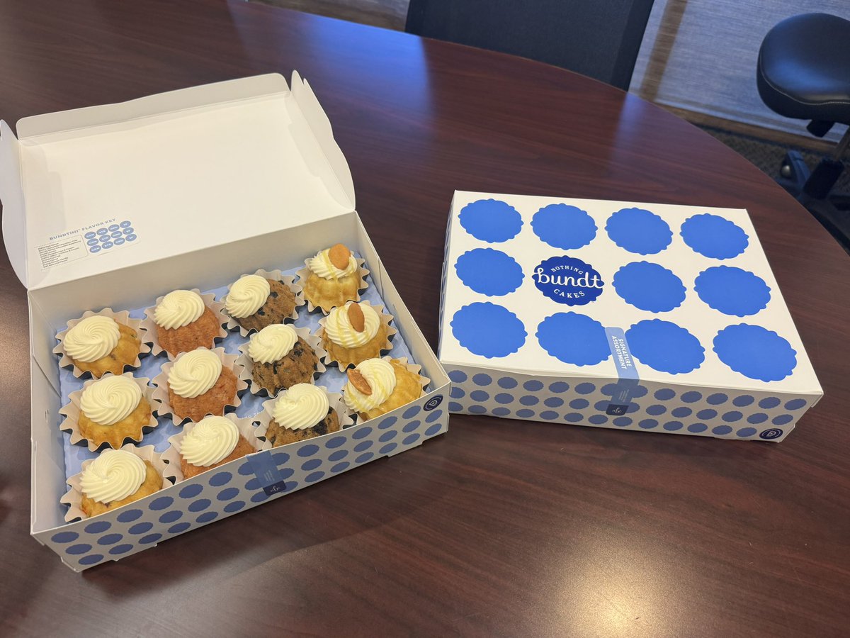 DoretteMD's tweet image. Sweet treats from one of our newly graduating parents! 
@nothingbundt 
Modern Parenthood with Dr. Dorette Noorhasan - Pionaire

#fertility #infertility #ivf #embryotransfer #ivfjourney