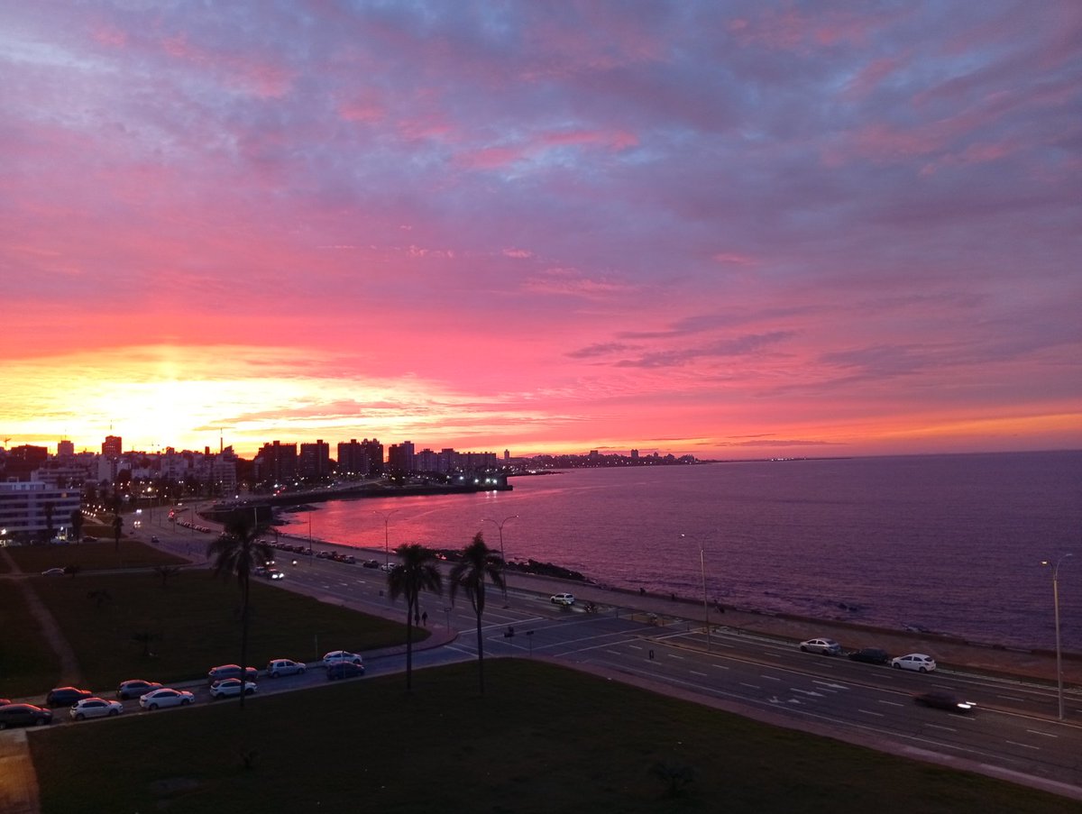 Buen día, linda Montevideo, así de lejos 😁