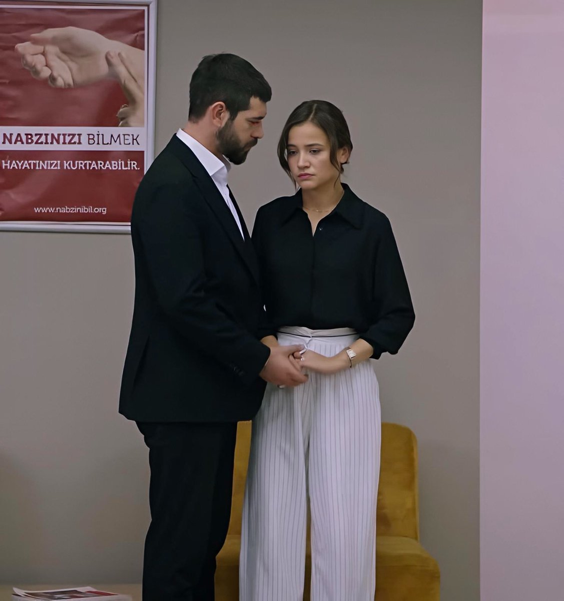 DilBarFanpage's tweet photo. 𝒟𝒾𝓁𝐵𝒶𝓇  🤍

#DilBar #KanÇiçekleri https://t.co/kJxlJUw3ni