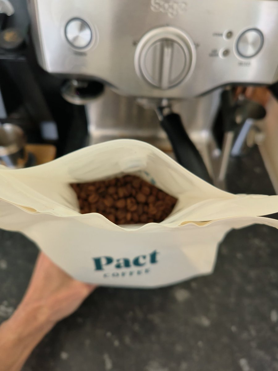 LadyGrace27's tweet image. From farm to cup… and you can taste the difference. ☕
#wednesdayvibe #coffee #coffeelovers #espresso