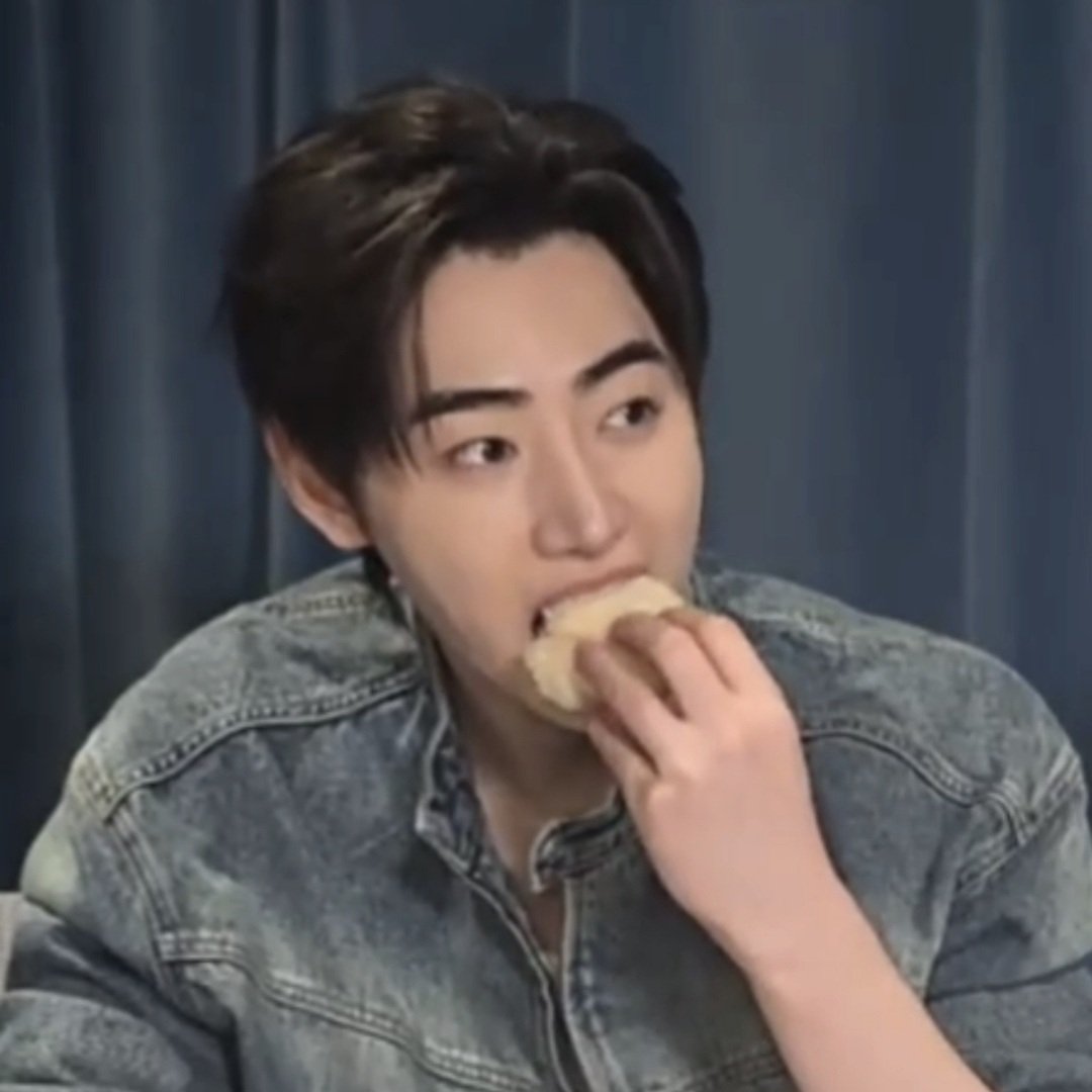 ❄️얼음별 tweet media