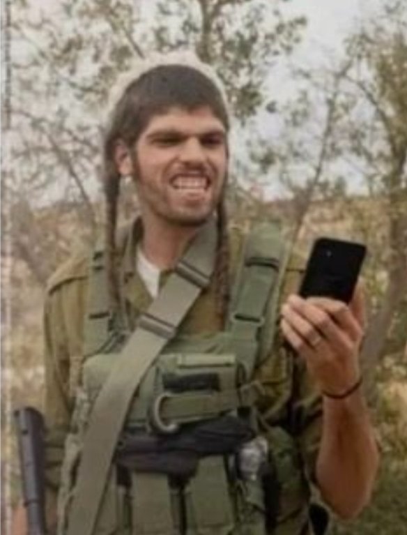 Eric J Goose tweet media