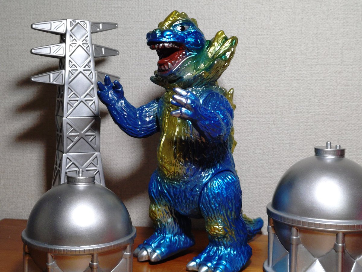 一番星さんで購入したブルマァクのジラース(ブルー) 今日も昨日の側溝 