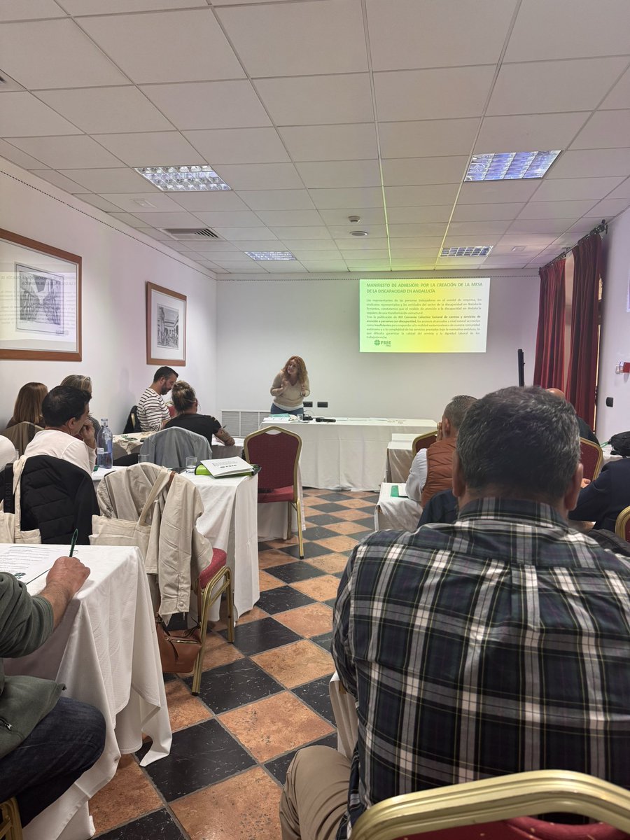 FSIECadiz's tweet photo. 🍀FSIE CÁDIZ🍀
Hoy, 15 de abril, se ha celebrado en Cádiz la I Reunión de Delegados de Discapacidad, donde hemos tenido una mañana de formación acompañados de nuestros compañeros de FSIE Málaga, Representación de ASANSULL y nuestro Secretario Autonómico. Gracias por todo ! https://t.co/UlPJFS10CM