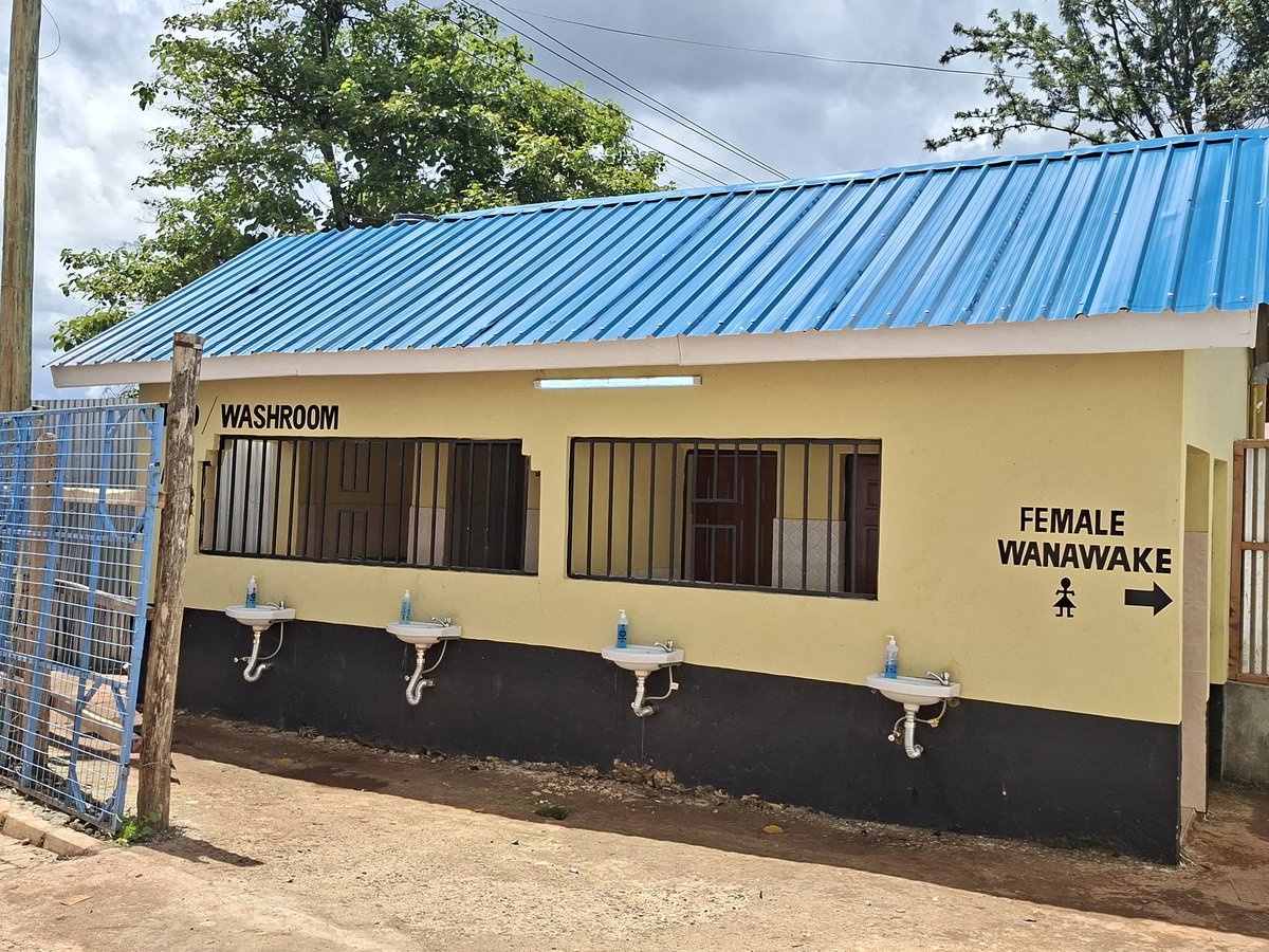 Trends908's tweet photo. @homosapent @JoelJirane @JudyWagathigi Improved sanitation, better healthcare. Murang’a Level 5 Hospital is setting the standard with its upgraded toilet block facilities. https://t.co/DZj9cSwuAW