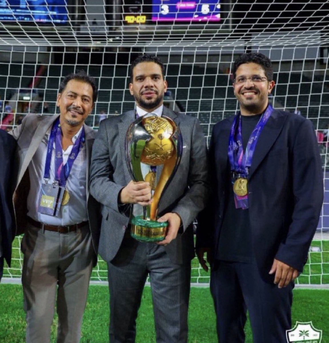 وليد tweet media