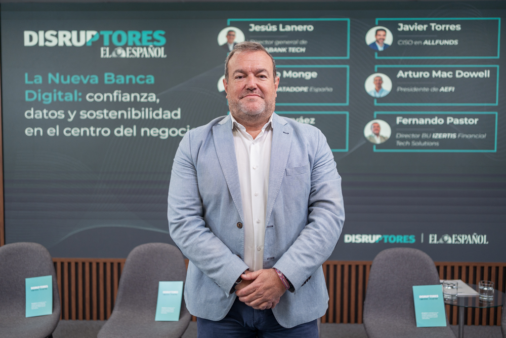 IZERTIS's tweet photo. 💬 "Estamos ante un nuevo reto en el que la gobernanza y la seguridad cobran más importancia si cabe", Fernando Pastor, director comercial de Izertis #FinancialTechSolutions, en #ENCUENTROSDISRUPTORES de @disruptoresee - @elespanolcom https://t.co/rg4aZFjnco

📸 El Español https://t.co/tYJG5iTnnP