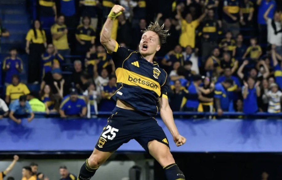 Sigo a Boca desde 1973 y puedo afirmar que desde entonces nunca tuvimos un volante mixto -el viejo “8”, bah-, que pueda llegar 5 veces por partido al área rival y generar más peligro que un delantero. Ascacibar nació para jugar en Boca, pero además aporta algo que Boca jamás tuvo