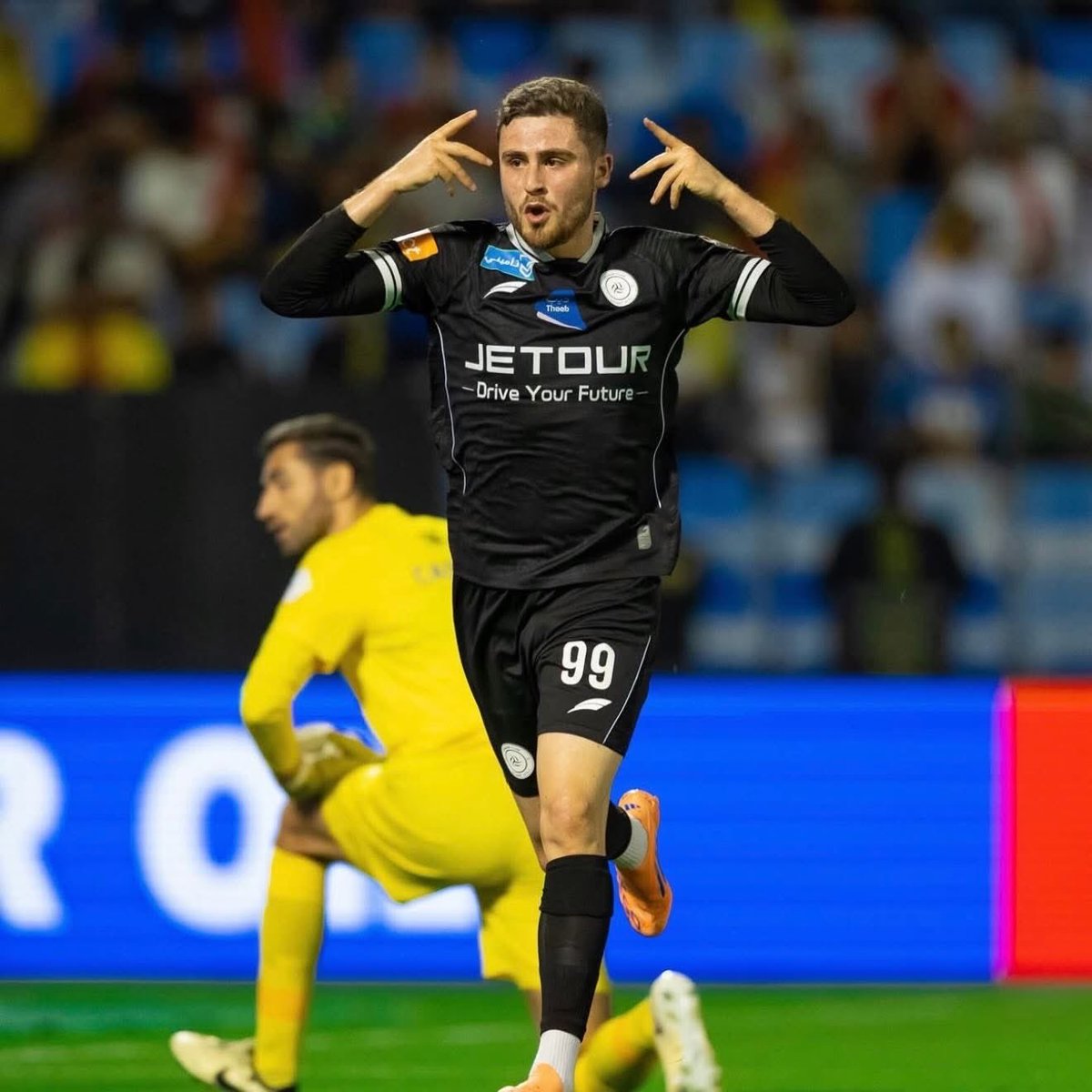 ALI AZAIZEH - علي عزايزة tweet media