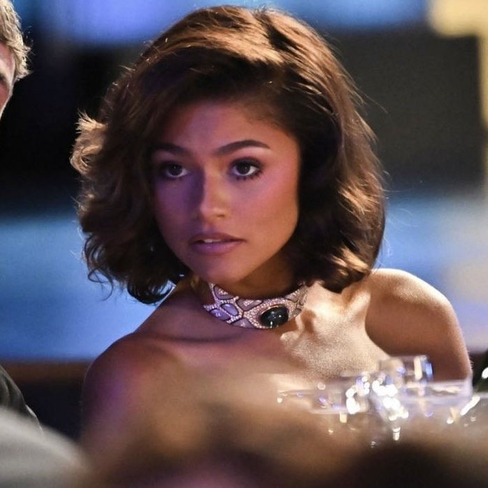 h ⋆˚࿔ tweet media