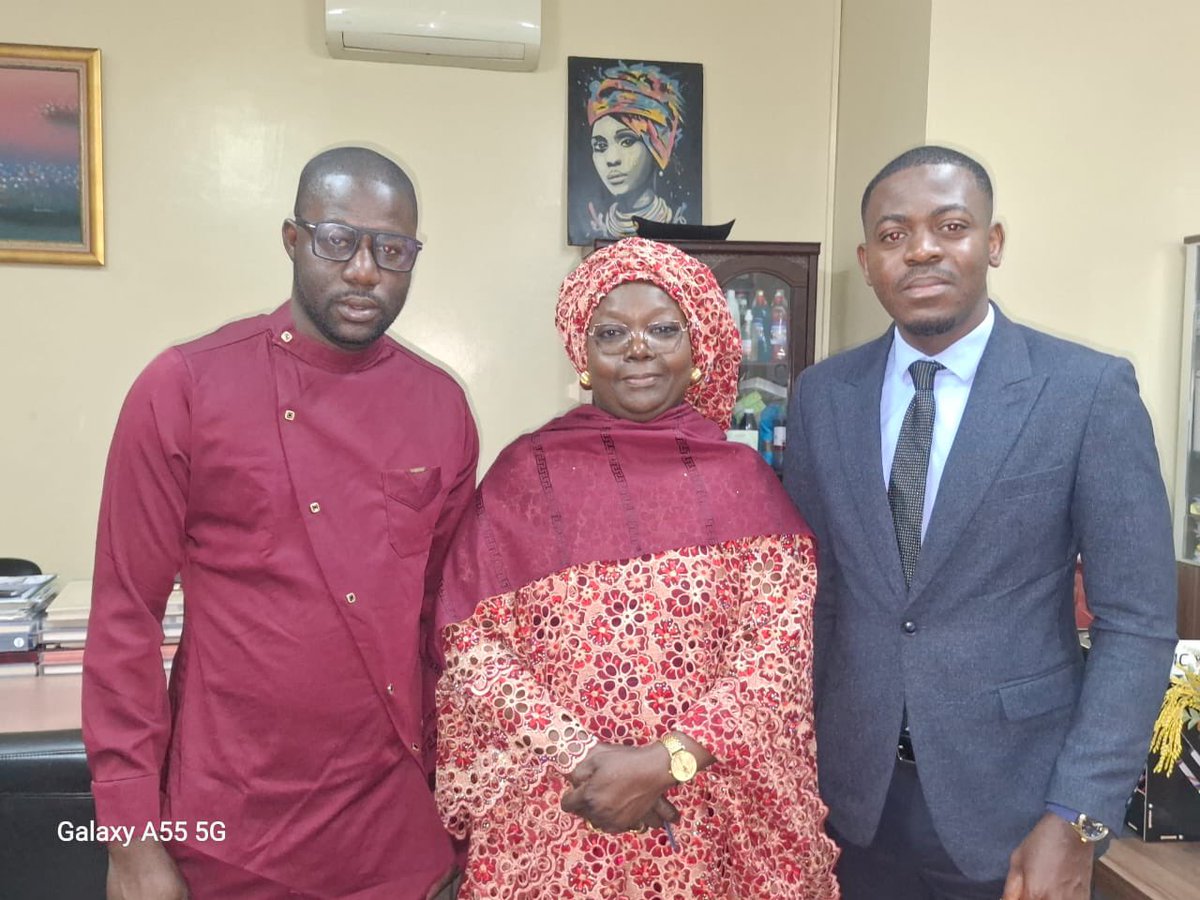 KMKunyabor's tweet image. Visite de travail au FODEM.
Échanges enrichissants avec Mme Aminata Diop Samb sur le financement et l’accompagnement des initiatives locales en ESS.Merci à toute la délégation, notamment Cheikhouna El Presi et Mme Fall, pour cette dynamique collective.#ESS #Entrepreneuriat