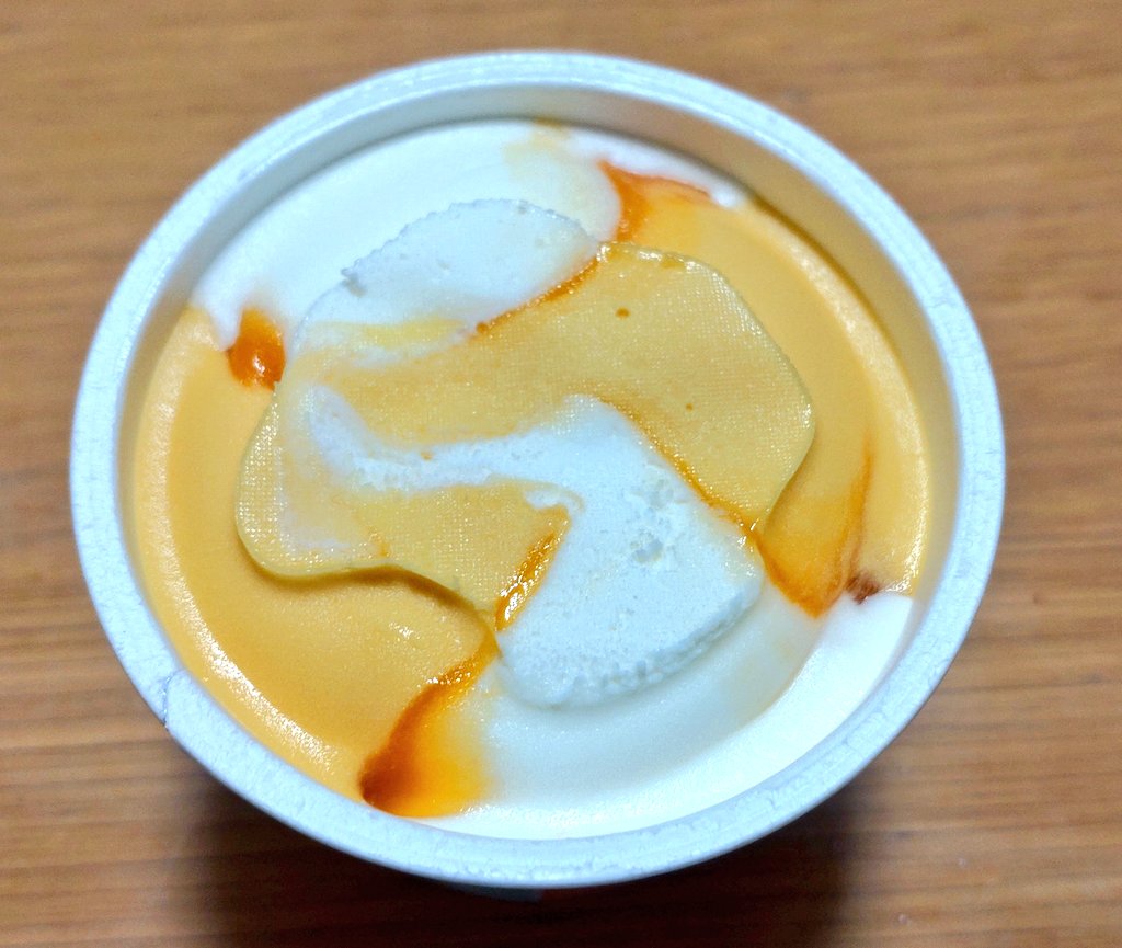 きゅーすとちゃん達に釣られてアジアに恋して買ったけど、どっちの味もめちゃくちゃ美味しかった〜(๑'ڡ'๑)୨♡
ちょっと柔らかめのアイスとフルーツのソースが相性抜群！
また食べたい✨