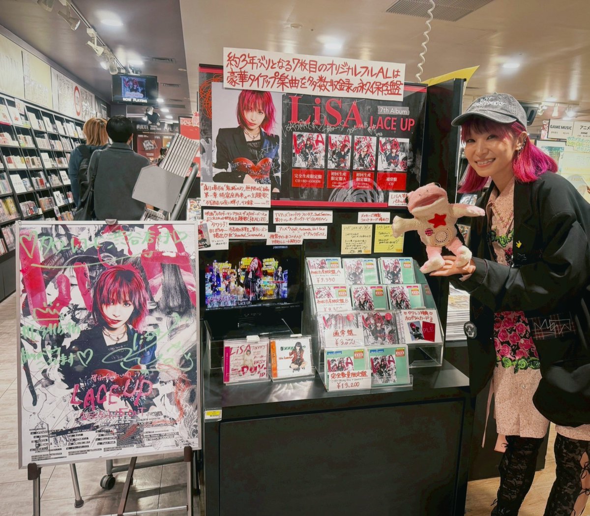 タワーレコード渋谷店様】 1階も4階も大きなディスプレイで飾って