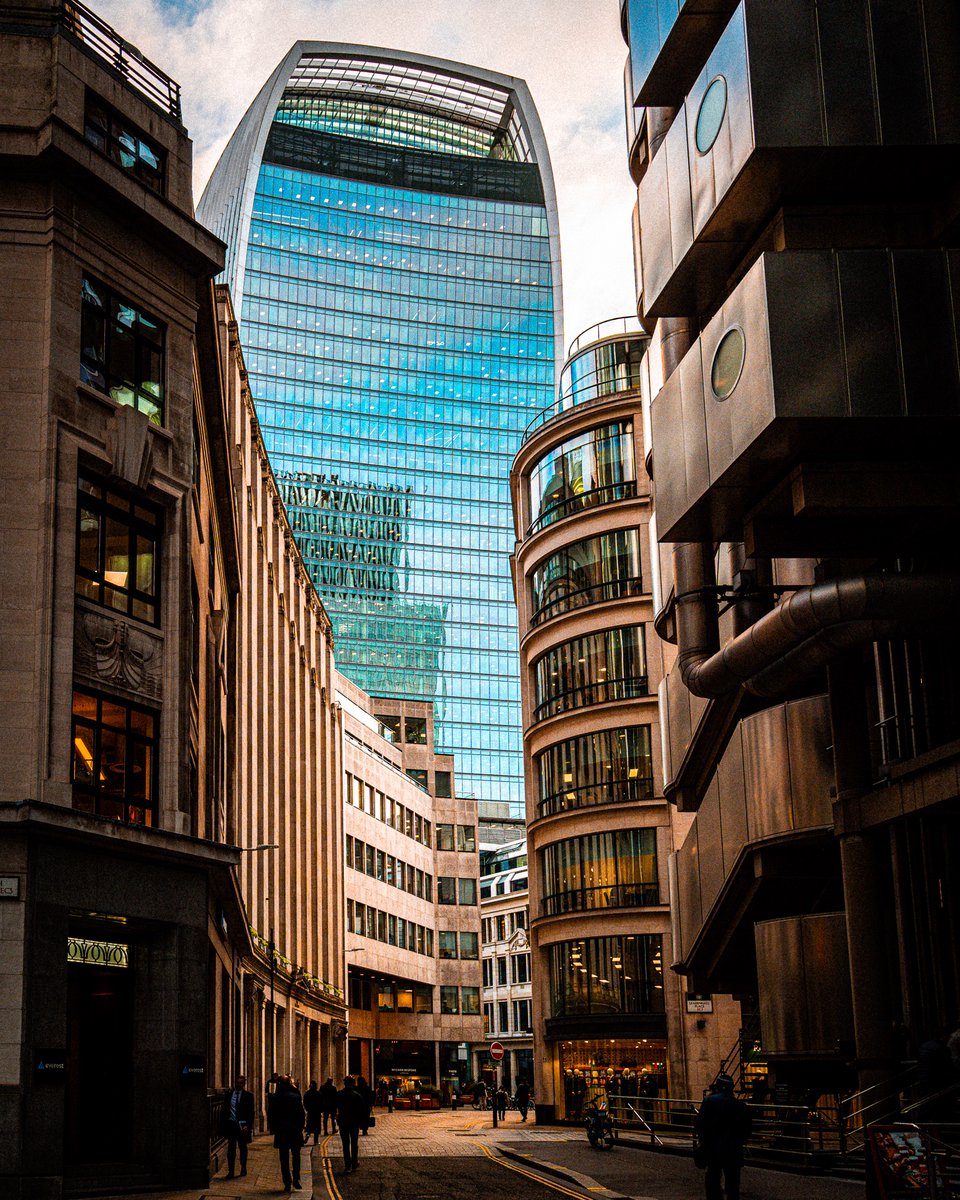 minne.london tweet media