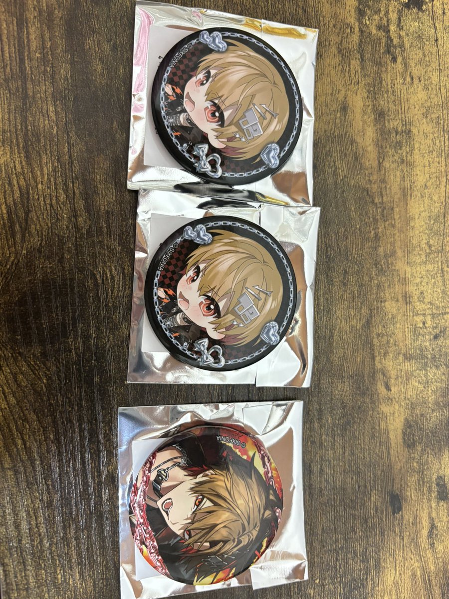 Smatchsk's tweet photo. 新しくしました！
迷子グッズです！
ライブ会場での手渡し可能で福岡両日とKアリ両日の昼までなんですけど交換可能です！
🍵様の1HOLEかVirtualの等身を激求してます！買取も考えてます！
もし持ってる方入ればDM下さいm(_ _)m
＃シクフォニグッズ交換
＃シクフォニグッズ買取
#シクフォニグッズ https://t.co/391mYQRNB3