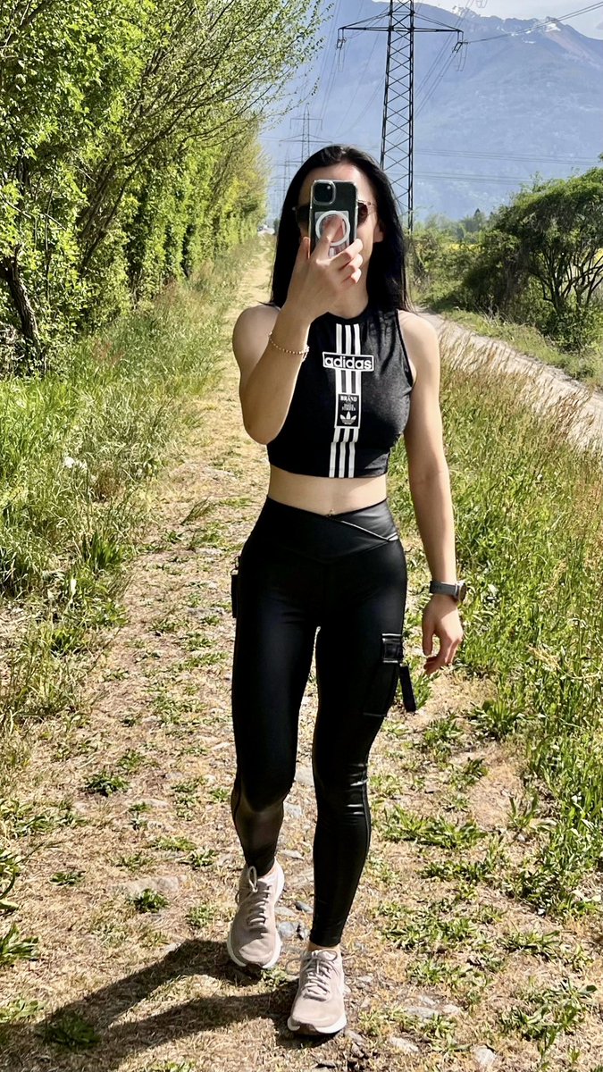 larina_abore's tweet photo. Billige drecksnutte wird gleich gefickt auf dem Weg 🍆💦🔥

https://t.co/ohxeOQhVgE https://t.co/EP7JnOCY0x