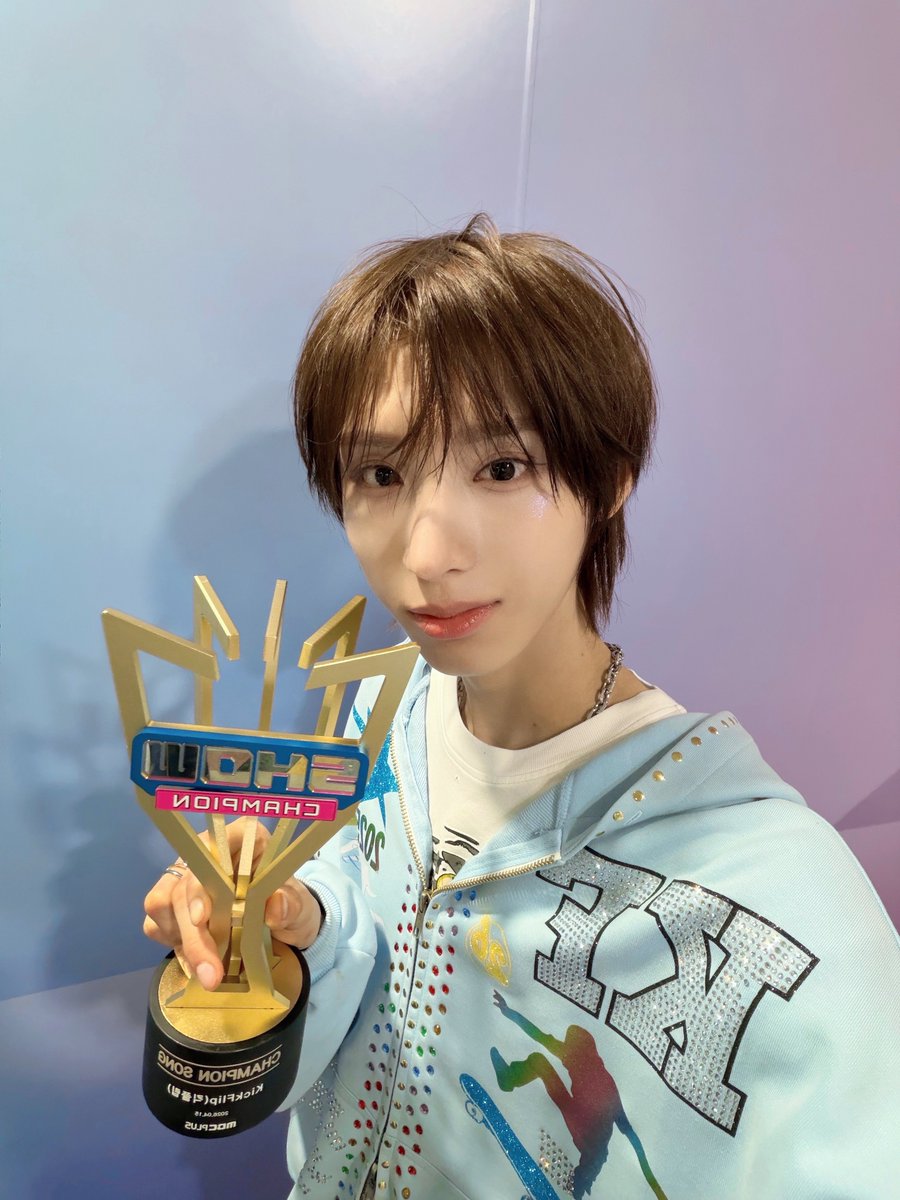 KickFlip tweet media