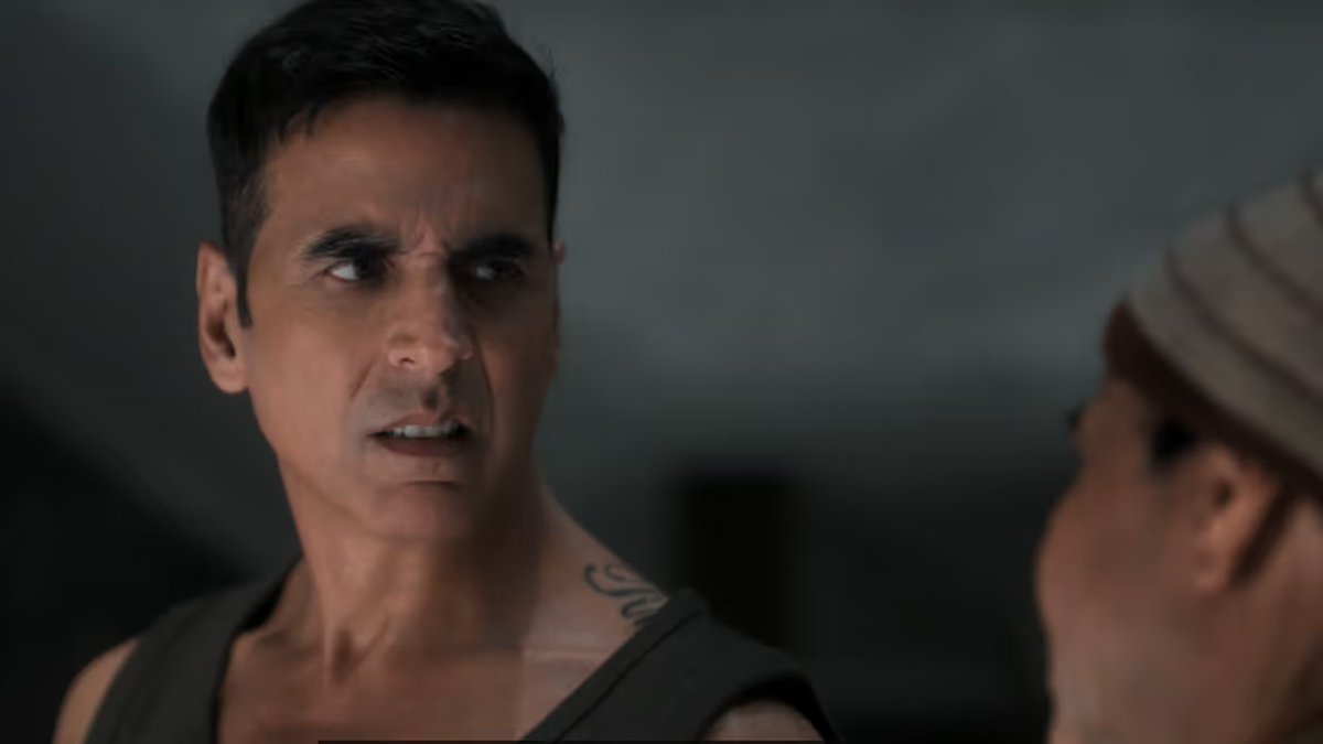 punjabkesari's tweet photo. Finally, I watched #Bhooth Bangla 👻and must say, watching the iconic trio Akshay Kumar, Paresh Rawal and Rajpal Yadav back together in full form is in itself a treat! It's a perfect blend of spin-chilling thrill and laughter riot! But the best part is the signature storytelling of Priyadarshan that has returned and this time with a fresh twist! 3.5 stars⭐