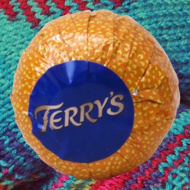 TeaCosyFolk's tweet image. The updated Chocolate Orange cosy fit guide is live. A full look at shrinkflation, sizing and how to keep your covers fitting well: teacosyfolk.co.uk/Chocolate-Oran… #knit #knittingpattern #chocolateorange #TeaCosyFolk #knitter