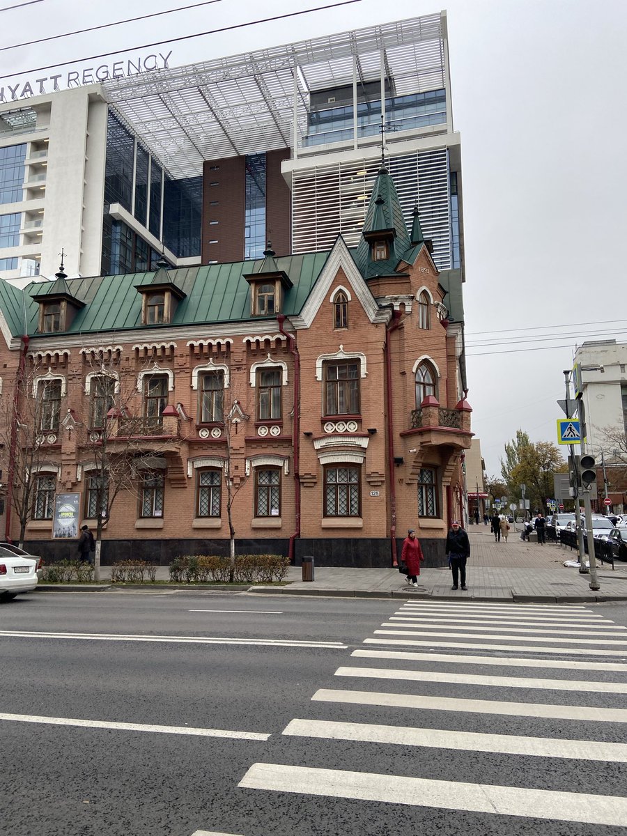 MargoDkorn's tweet photo. @Schlautropf Это все Россия. 🇷🇺❤️ У нас в каждой области по несколько раз может сменяться пейзаж) Горы, моря, реки, степи, поля и леса. Есть всё) 
А какая еда у нас вкусная 😍 и люди гостеприимные) https://t.co/CtJYoEgS6v
