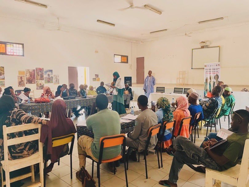 PWA_Senegal's tweet image. cérémonie d’ouverture à #Kédougou des sessions de dialogues multipartites pour la prévention de l’extrémisme violent.

Placée sous la présidence du Préfet de Kédougou, cette rencontre a réuni la Gendarmerie, la Police  ainsi que des leaders  venus de Kédougou, Saraya et Salémata.