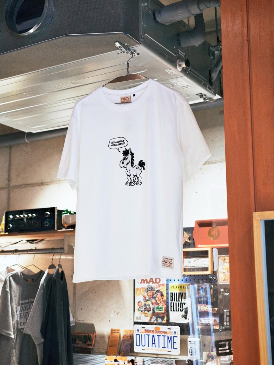 무비랜드 인스타그램 #버논 #VERNON

무비랜드 필수 코스👕 실크 프린트 서비스. 원하는 그래픽과 컬러 선택 가능🎨 이달의 큐레이터 버논이 찍어간 것은 ‘No Animals were harmed’🐴 동물이 등장하는 영화에 항상 나오는 문구

이거 만들어올 생각이었는데 🖤🖤