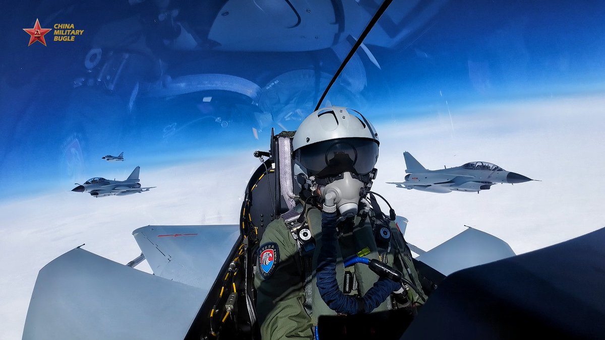 ChinaMilBugle's tweet image. Wheels Up, Fight On:
Photos show J-10 Fighter jets attached to an aviation brigade of the air force under Chinese PLA Southern Theater Command getting ready for an air combat training exercise, honing the troops' combat readiness.

#PLA #AirForce #J10CE
#ChinaMilitary