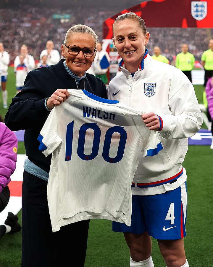 RochdaleCouncil's tweet image. Special moment for Rochdale's Keira Walsh last night, joining the 100 club in England’s 1-0 victory over Spain. @Lionesses ⚽️ Keira becomes the 15th #Lioness and the 25th England player to reach a century of caps. Congratulations 👏