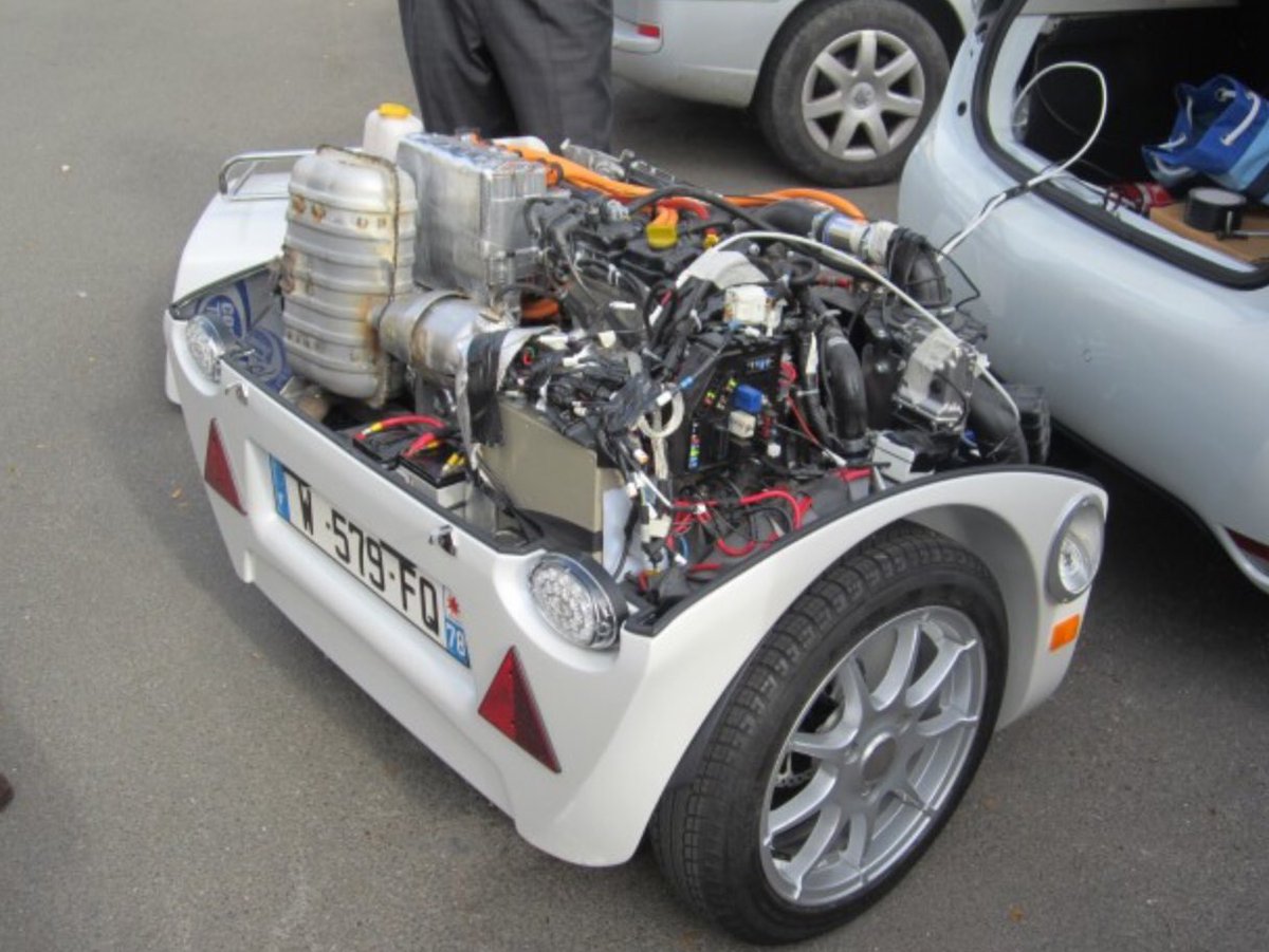 capt_ad_hoc tweet media