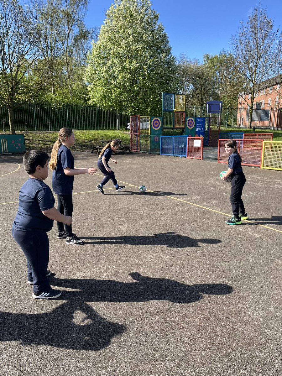 StEdwards_C4's tweet photo. We have started our Tag Rugby topic this morning, learning how to score a try and pass. #stedwardspe https://t.co/H9NEi0s7tA