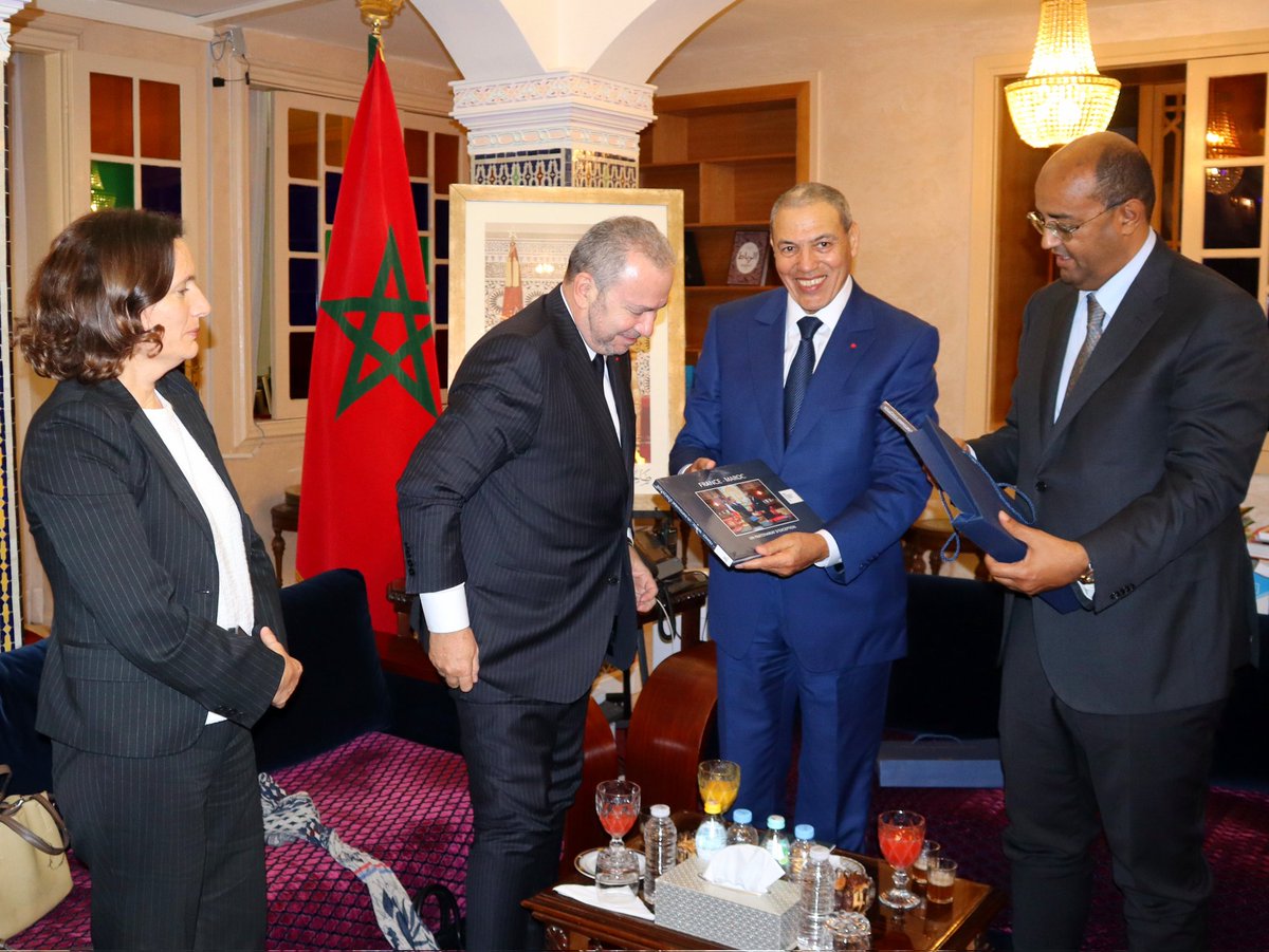 AmbaFranceMaroc's tweet photo. ✈️ Arrivée de l'ambassadeur Christophe Lecourtier à Laâyoune et entretiens avec Abdeslam Bekrat, Wali de Laâyoune-Sakia El Hamra, Sidi Hamdi Ould Errachid, Président du Conseil régional, et Moulay Hamdi Ould Errachid, Président du Conseil municipal. https://t.co/BdXaRohGvT