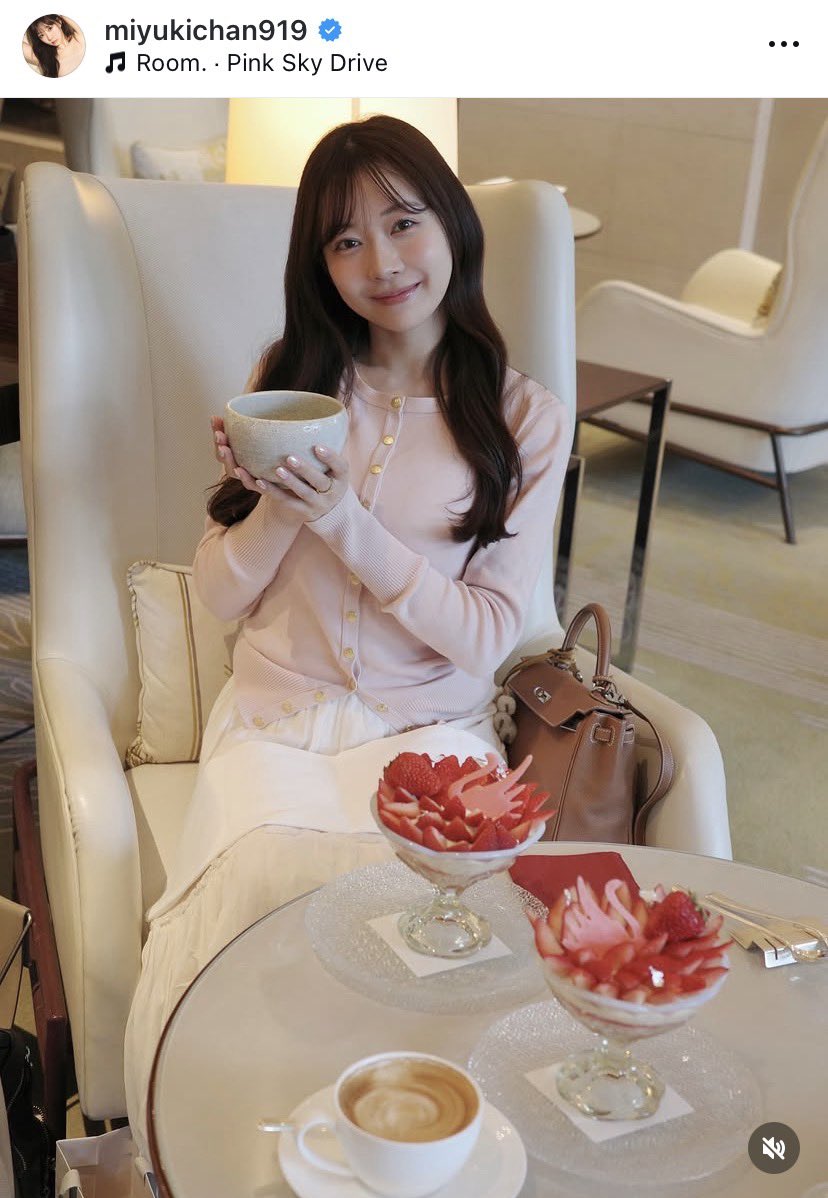 𝑌𝑢𝑟𝑎🍨 tweet media