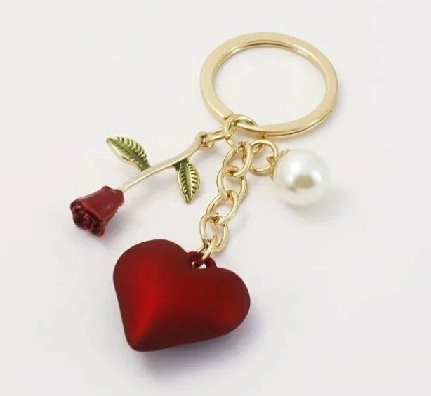 CM_Hearts's tweet image. This Romantic Rose &amp;amp; Pearl Heart Keychain is the perfect gift for a love one ebay.us/m/Lralkp #ShopQuirkyHour #bizbubble #ukbiz #UKHashtags #UkSmallBiz #firsttmaster #ATSocialMedia #UKGiftHour #Tweetuk #giftideas #shopping #giftsforher