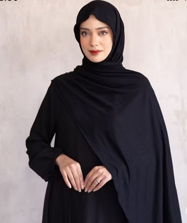 rorasaw's tweet photo. ga nyangka nemu pashmina seenak ini, dipake seharian tetep nyaman 🥹

https://t.co/KYjgZVCtFU https://t.co/yGLpuXzavt