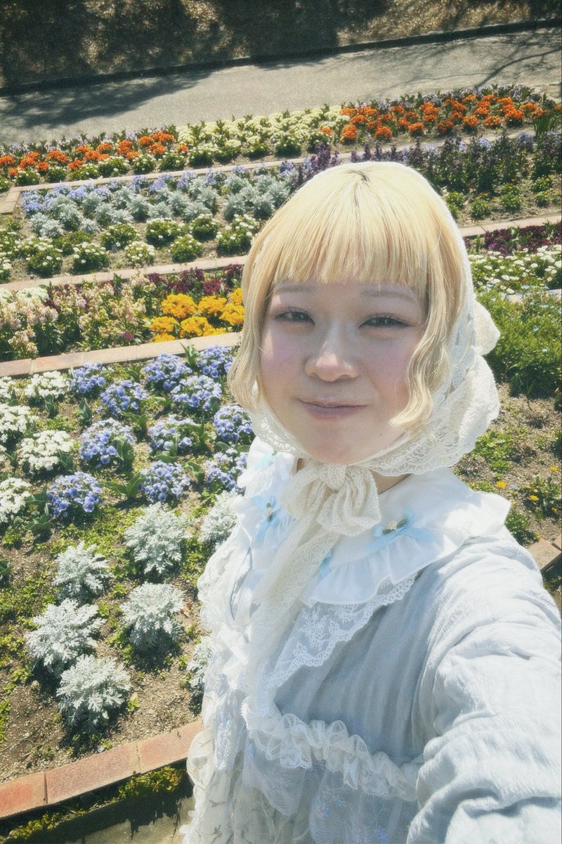 coromo__u's tweet photo. ☘️⛲️💐
Dreamhazeの2曲目
“words-breeze” 無事リリースされました♡㊗️

春の雰囲気をたっぷり詰め込んで
少しでも大きくでも
きっと変化のあるこの時期に、
すっとそよ風のように心に馴染んでくれる
そんな曲でありますように☘️
と想いを込めて！

ぜひ感想まってるねー🍰
明日夜8時にMV公開です🌠 https://t.co/Xshf92o5Oh