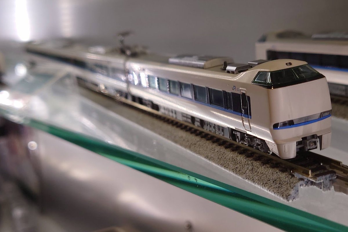 katoshoptokyo's tweet image. 【製品入荷のご案内①】
・681系「サンダーバード」(リニューアル車)増結編成
・683系4000番台「サンダーバード」(リニューアル車)
・Nゲージスターターセット

昨日入荷いたしました。
「6+3」「9+3」「6+3+3」と、様々な編成バリエーションのあるサンダーバードをお楽しみください！