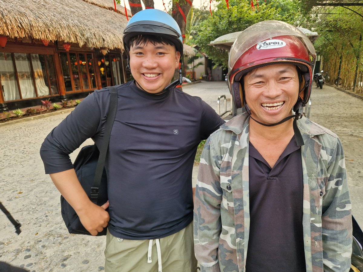 Sukani123's tweet image. Unsere Hero-Guides!
So coole Jungs!
Phong Nha Nationalpark #Vietnam